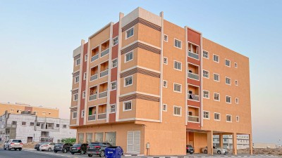 عمارة للبيع في الجرف | 25 شقة | 11 موقف | 4 متجر | الطريق العام | سعر جيد