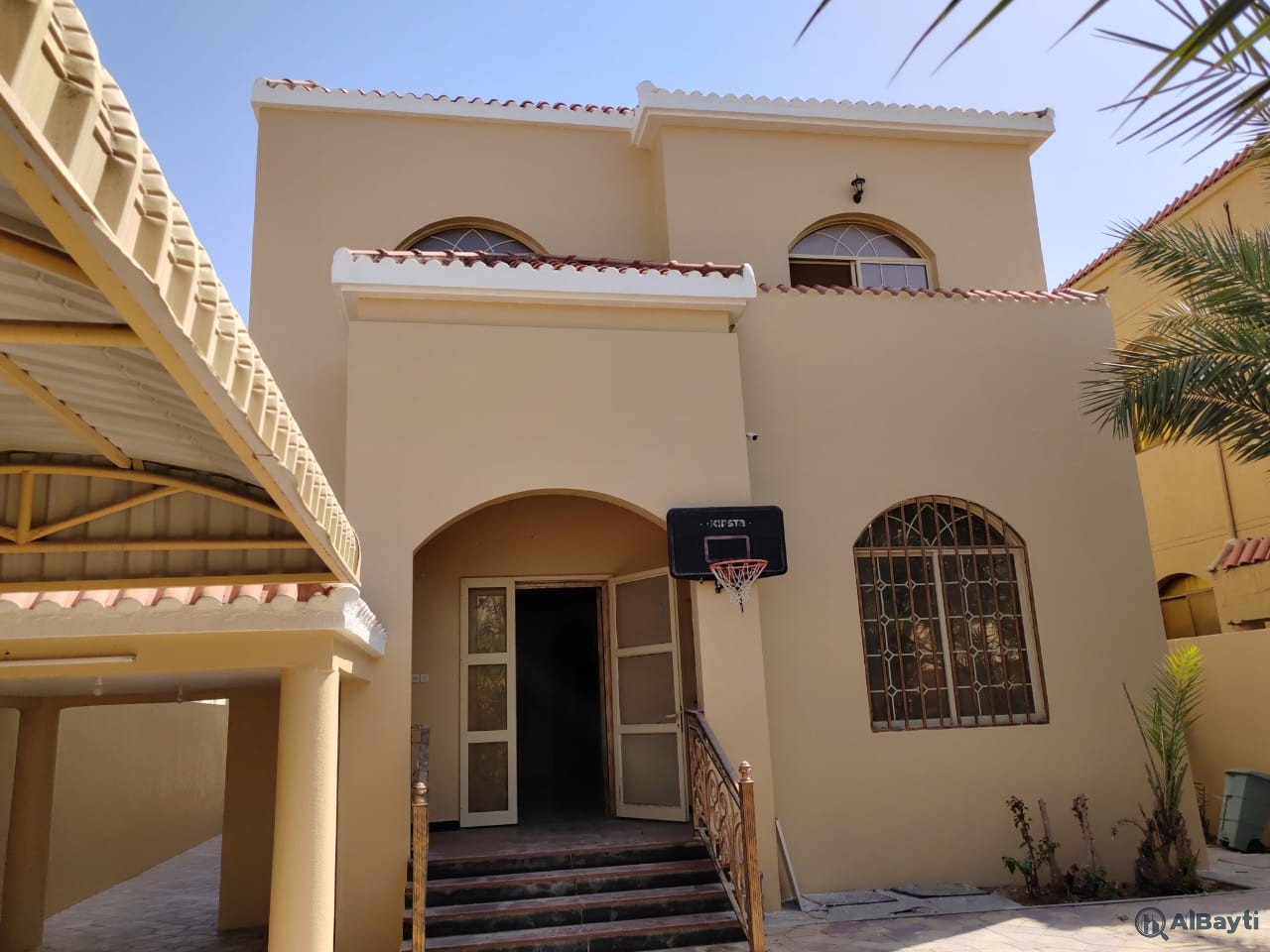 5 Master Bedrooms, Near Main Roadi, Big Yard, Excellent Location, Best Price.-0