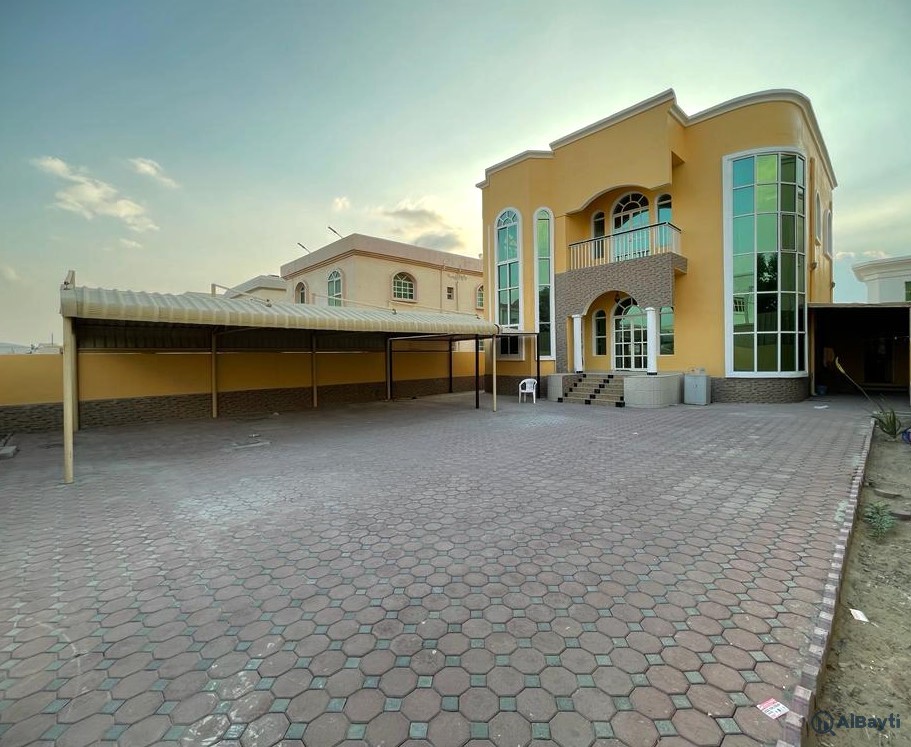 Fantastic villa For Sale in Al Rawda2 // 5 Bedroom Big size And Big Parking Area.-0