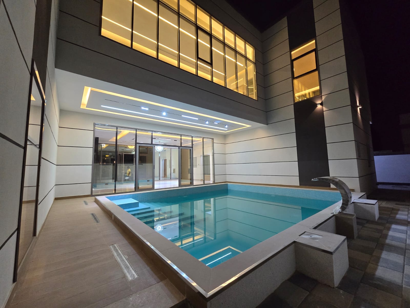 Elegant Mediterranean Villa for Sale: A Luxurious Retreat in Prime Location-2