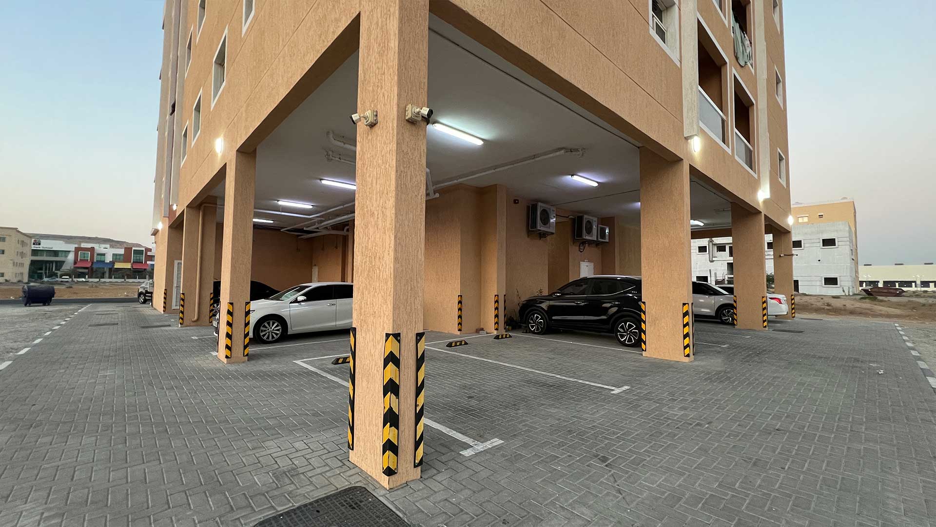 Building For Sale in Jurf | 25 Apartment | 11 Parking | 4 Shop | Main Road | Good Price-2